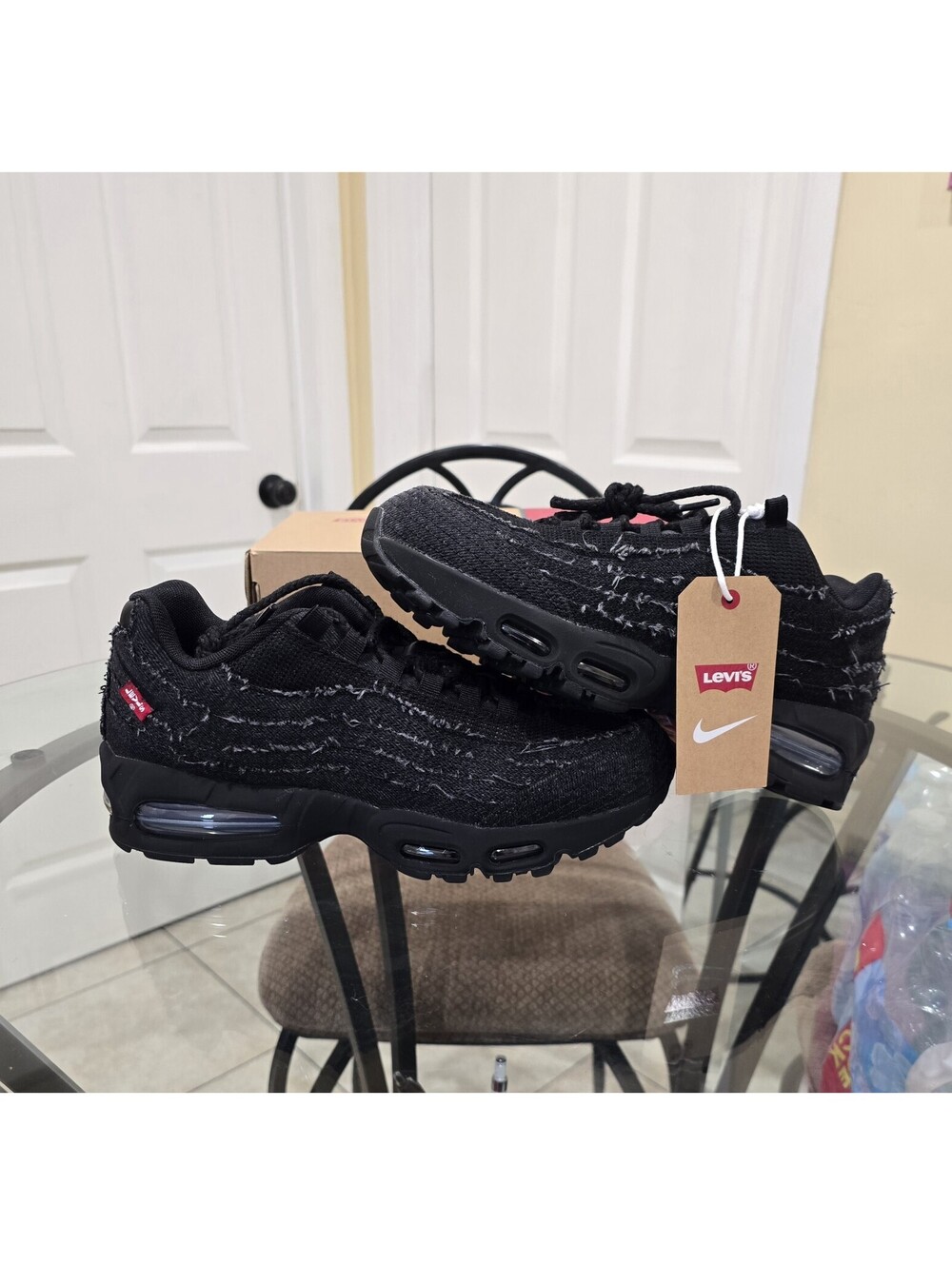 SIZE 8.5M LEVI'S X NIKE AIR MAX 95 BLACK